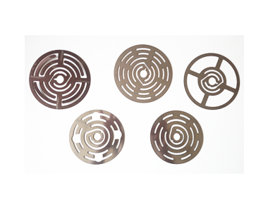 Metal valve disc